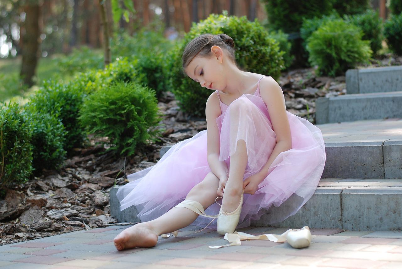 small ballet ballerina photo dance studio owners use to market their dance studio